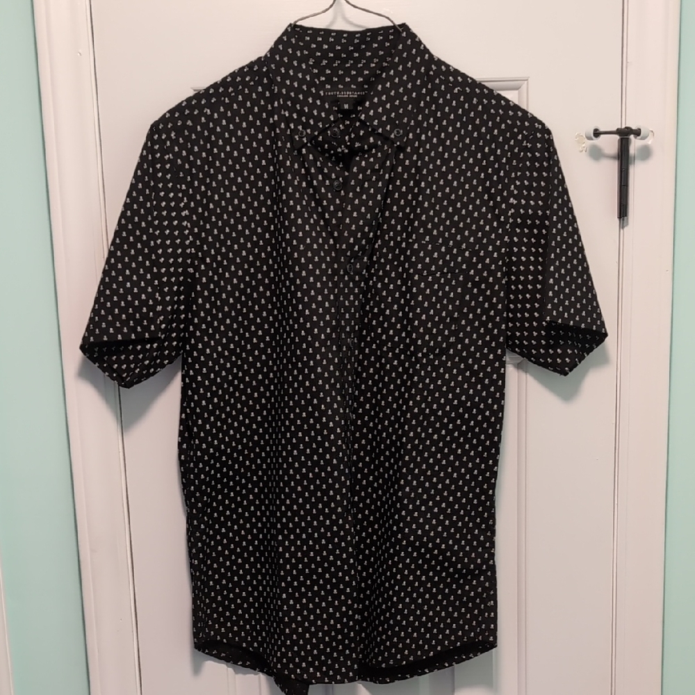 Men's Black & White Skull Patterned Shirt